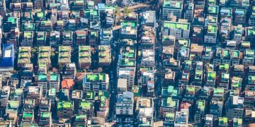 Commercial Real Estate Market Update: Buy, Sell, or Lease? - Cover Image